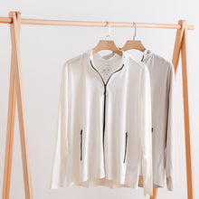 Load image into Gallery viewer, Women's Zip Up Long Sleeve UV Protective Jacket with Removable Sun Hat UPF 50+ Sun Protection